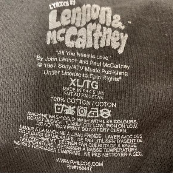 All you need is love cropped boxy graphic tee - Picture 5 of 5